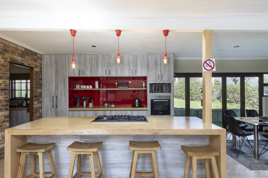 4 Bedroom Property for Sale in Sir Lowrys Pass Village Western Cape